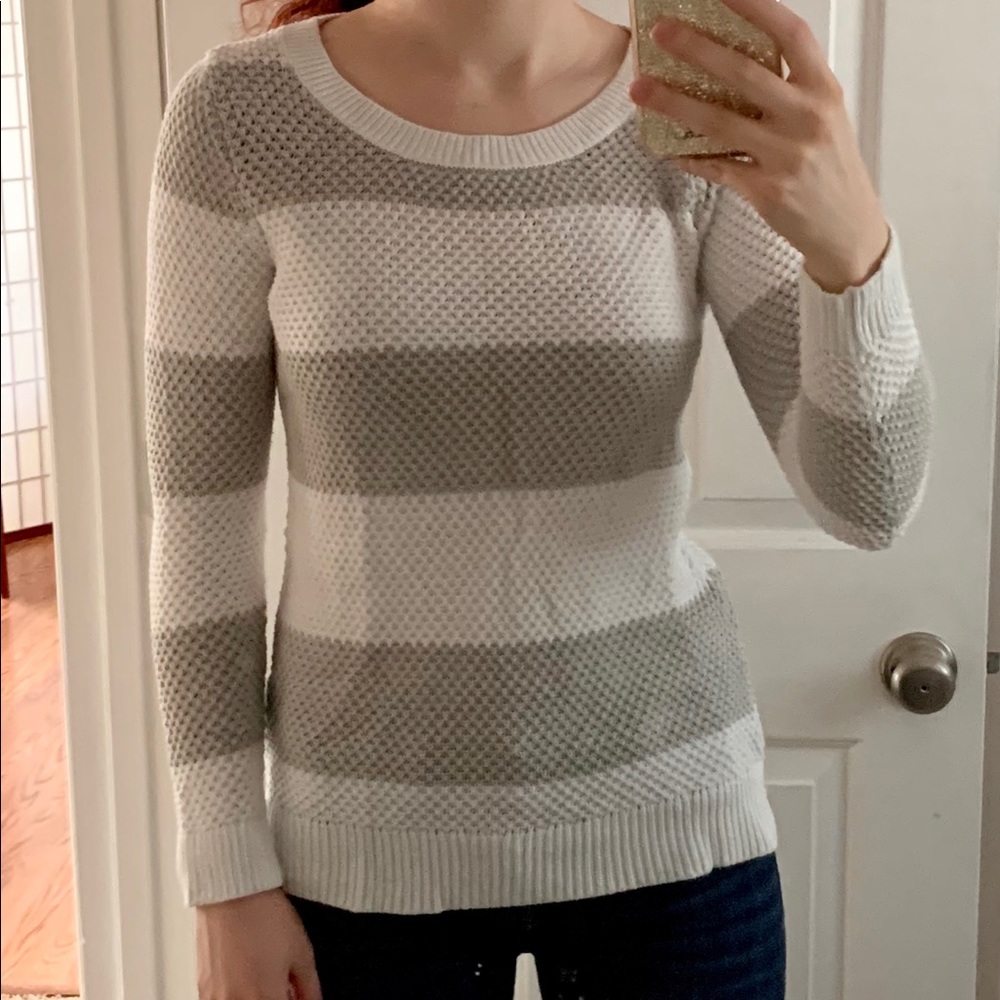 Gap Sweater - Picture 3 of 4